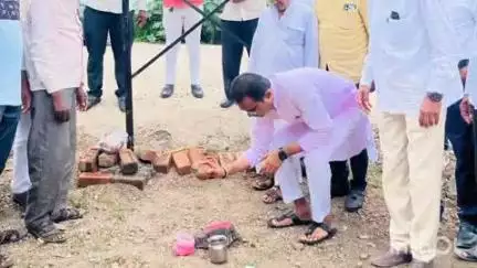 पारोळा: तालुक्यात मंजूर एक कोटी रुपयांच्या विविध विकास कामांचा भूमिपूजन सोहळा आ. पाटील यांच्या शुभहस्ते संपन्न