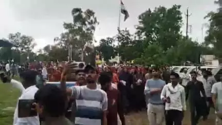 मंदसौर: बेरोजगार सेना के नेतृत्व में लाडली बहना योजना से वंचित महिलाओं के लिए महाराणा प्रताप चौराहे से निकली रैली