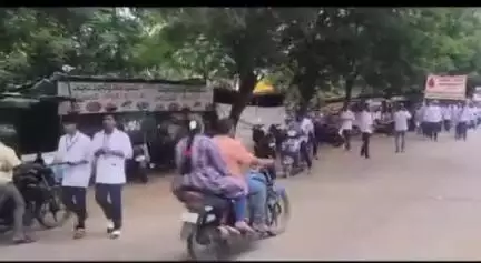 కావలి: రోటరీ క్లబ్ ఆధ్వర్యంలో రక్తదాతలు కావలిలో ర్యాలీ....
