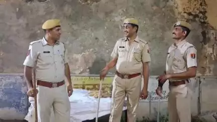 चूरू: कत्ल की रात और मोहर्रम पर्व पर शांति व सुरक्षा के लिए धोबी चौराहा सहित शहर में तैनात किया गया पुलिस जाप्ता