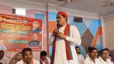चरखारी: चरखारी में सपा पीडीए जनपंचायत कार्यक्रम आयोजित, पूर्व सांसद विशंभर निषाद ने 2027 में सपा सरकार बनाने का आह्वान किया