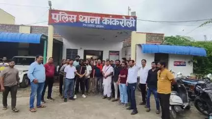 राजसमंद: राजसमंद ब्रेकिंग: सोमनाथ चौराहे पर युवक के साथ समुदाय विशेष के युवकों ने की मारपीट, हिंदू संगठन पहुंचे कांकरोली थाना