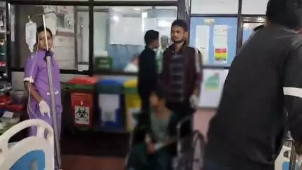 कोंडागांव: मर्दापाल अस्पताल के पास यात्रियों से भरी छोटा हाथी वाहन पलटी, गंभीर रूप से घायल 7 लोगों को लाया गया जिला अस्पताल
