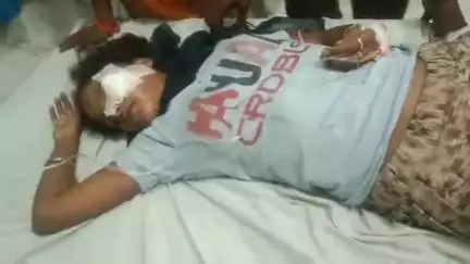 भीलवाड़ा: देवास के समीप कार ने बाइक को मारी टक्कर, बाइक पर सवार महिला घायल, जिला अस्पताल में कराया भर्ती