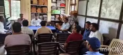 भानपुरा: नवागत एसडीएम राहुल चौहान की त्वरित कार्यवाही पर तहसीलदार विनोद कुमार शर्मा ने पेट्रोल पंपों का निरीक्षण कर जांच की