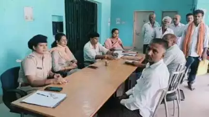 गोपालगंज: थावे थाना परिसर में जनता दरबार का आयोजन, सीओ ने दी जानकारी, चार मामलों का हुआ निपटारा