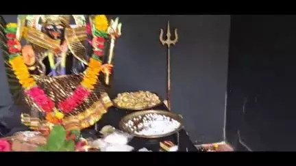 इटकी: इटकी के सुगदा गांव स्थित शनि मंदिर में बाहुबली ब्रदर्स संस्था ने किया पौधारोपण व भंडारा