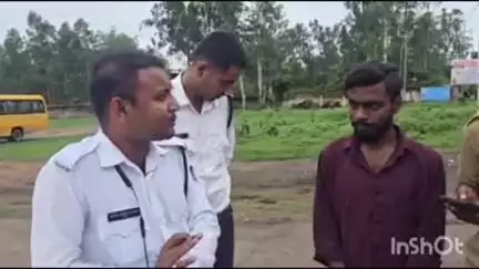 कोतमा: बिजुरी में यातायात पुलिस ने 10 स्कूल बसों पर की कार्रवाई