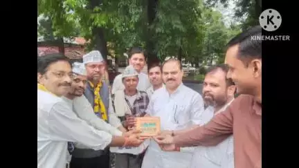 आप पार्टी के प्रदेश प्रभारी और विधायक महोदय का एयरपोर्ट  जबलपुर में जोरदार स्वागत