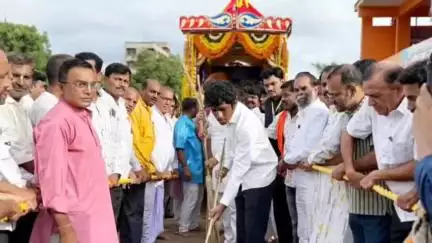 ಭಾಲ್ಕಿ: ಪಟ್ಟಣದಲ್ಲಿ ಅದ್ಧೂರಿಯಾಗಿ ಜರುಗಿದ ಶ್ರೀ ಜಗ್ಗನ್ನಾಥ ರಥೋತ್ಸವ. ಸಂಸದ ಸಾಗರ್ ಖಂಡ್ರೆ ಚಾಲನೆ