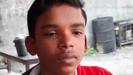 खड्डा: रामकोला नगर में बाइक और साइकिल की टक्कर में किशोर की मौत, घर में मचा कोहराम, पुलिस ने शव का करवाया पोस्टमार्टम