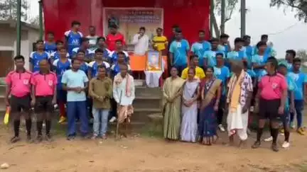 ତଲସରା: ତୁମଲିଆ ଖେଳ ପଡିଆରେ ଶହୀଦ ଯବାନ ଅନିଲ ମାଝୀ ସ୍ମାରକୀ ଫୁଟବଲ ପ୍ରତିଯୋଗିତା ଉଦଯାପିତ