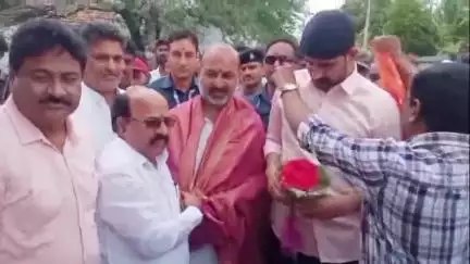 హుజూరాబాద్: నియోజకవర్గంలో పలు అభివృద్ధి కార్యక్రమాల్లో MLA కౌశిక్ రెడ్డి కలిసితో పాల్గొన్న కేంద్ర హోంశాఖ సహాయ మంత్రి బండి సంజయ్