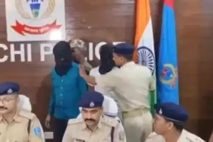 नामकुम: नामकुम थाना क्षेत्र से पुलिस ने तीन साइबर अपराधियों को किया गिरफ्तार, समाहरणालय में ग्रामीण एसपी ने जानकारी दी