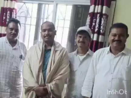 ମାଲକାନଗିରି: ଏମଭି ୭୯ ଥାନାରେ ଯୋଗଦେଇଥିବା ନୂତନ ଥାନା ଅଧିକାରୀଙ୍କୁ ସ୍ୱାଗତ ଜଣାଇଲେ ସ୍ଥାନୀୟ ଜନପ୍ରତିନିଧି ଓ ସମାଜସେବୀ