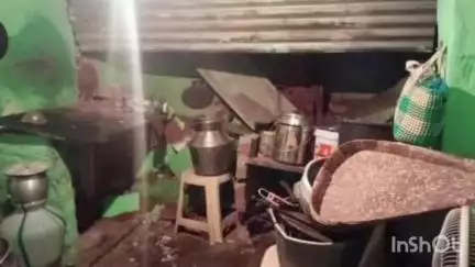 போடிநாயக்கனூர்: போடி SS புரம் 1வது வார்டில் பலத்த காற்று காரணமாக வீட்டின் மேல் கூரை மதில் சுவர் இடிந்ததில் அதிர்ஷ்டமாக
உயிர் சேதம் இல்லை