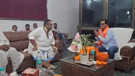भदेसर: प्रधान नीरज गुर्जर ने मंडफिया स्थित सांवलिया सेठ की विशेष पूजा अर्चना की, बताया देवों का देव और नये चेयरमैन को दी बधाई