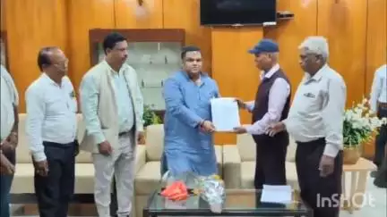 विदिशा नगर: मांझी रैकवार समाज के सदस्यों ने प्रियंक कानूनगो से की मुलाकात, समाज की समस्याएँ रखीं