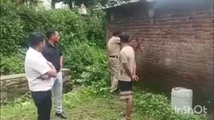हल्द्वानी: दमुवाढूंगा क्षेत्र में नाले की भूमि पर अवैध निर्माण की शिकायत पर राजस्व विभाग एवं नगर निगम हल्द्वानी ने किया निरीक्षण