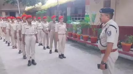 लालगंज: मुहर्रम एवं तीजा पर्व की पूर्व संध्या पर थाना क्षेत्र में निकाला गया फ्लैग मार्च