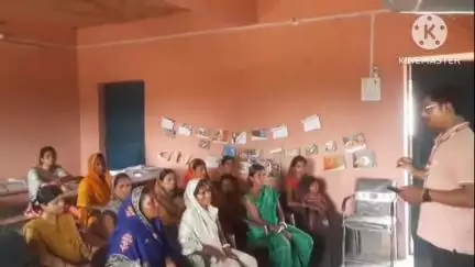 पकरीबरावां: पकरीबरावां के मध्य विद्यालय हसनगंज में विद्यालय शिक्षा समिति के सदस्यों एवं शिक्षकों को दिया गया प्रशिक्षण