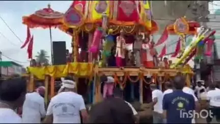 ନବରଙ୍ଗପୁର ପୋଲିସ ଷ୍ଟେସନ: ଶ୍ରୀ ଜଗନ୍ନାଥ ମନ୍ଦିର ଆଗରେ ଲାଗିଲା ଚତୁର୍ଦ୍ଧା ମୂରତି ଙ୍କ ରଥ, ରଥ ଟାଣିଲେ ଜିଲ୍ଲାପାଳଙ୍କ ସହ ବହୁ ଅଧିକାରୀ
