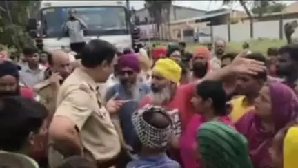 बिलासपुर: कैमरी बिलासपुर मार्ग पर बिजली विभाग के विरोध में ग्रामीणों ने एक घंटा जाम लगाकर किया प्रदर्शन