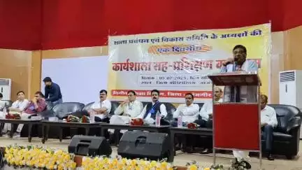 अकलतरा: अकलतरा ब्लॉक सहित जिले के शाला समिति के अध्यक्षों ने ऑडिटोरियम में आयोजित एक दिवसीय कार्यशाला में लिया भाग