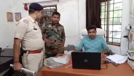 कांकेर: खपरापारा भीरावाही के पास चलती कार का दरवाजा अचानक खोलने से बाइक सवार हुआ घायल, रिपोर्ट दर्ज
