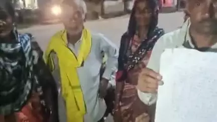 प्रतापगढ़: सरसीखाम गांव के युवक को बैंड बाजे में डांस करने वाले युवक ने प्रेमजाल में फंसाया, गंभीर आरोपों की दी गई तहरीर