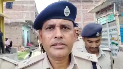 चेवाड़ा: मोहर्रम को लेकर चेवाड़ा में पुलिस इंस्पेक्टर के नेतृत्व में निकाला गया फ्लैग मार्च