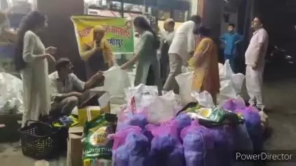 हमीरपुर: व्यापार मंडल हमीरपुर ने बाढ़ पीड़ितों के लिए मंडी थुनाग भेजी राहत सामग्री, सामूहिक रूप से सामग्री एकत्रित की गई