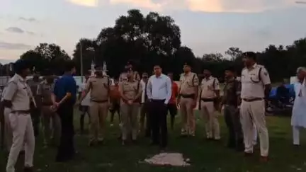 चनपटिया: मुहर्रम पर्व को लेकर जिलाधिकारी और पुलिस अधीक्षक ने कर्बला का किया निरीक्षण