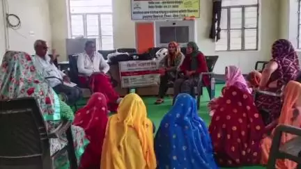सिकराय: सिकंदरा ब्लॉक में महिलाओं को वित्तीय साक्षरता के बारे में जानकारी दी गई