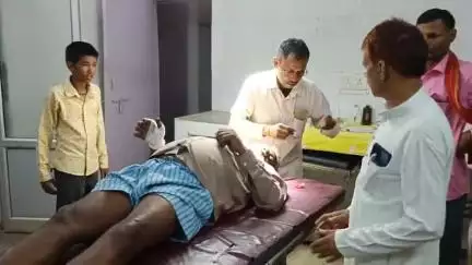 ग्राम जुडमनिया के पास तेज रफ्तार बाइक की टक्कर, एक व्यक्ति घायल, सीएचसी में भर्ती