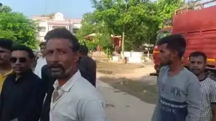महाराजगंज: सुदौली में गोवंश के साथ अमानवीय कृत्य का वायरल वीडियो, बजरंग दल के पदाधिकारियों ने कार्रवाई की की मांग
