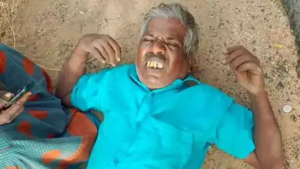வேடசந்தூர்: தமுத்துப்பட்டி அருகே 2 இரு சக்கர வாகனங்கள் மோதிக்கொண்டதில் ஒருவரின் கால் துண்டானது, மற்றொருவர் படுகாயம்