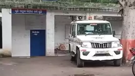धुळे: अजनाळे ते चौगाव दरम्यान रस्त्यावर पिक अप वाहन उलटल्याने तरुणाचा मृत्यू तालुका पोलीसात प्राणांकित अपघाताची नोंद