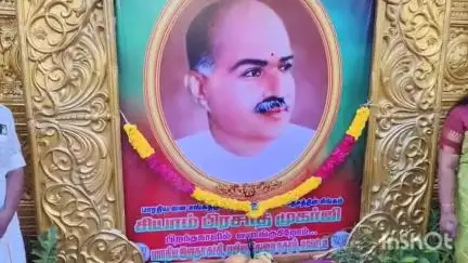 மயிலாடுதுறை: பாரதிய ஜன சங்கம் கட்சியை உருவாக்கிய ஷியாம பிரசாத் முகர்ஜியின் 124 வது பிறந்தநாள் விழா கிட்டப்பா அங்காடியில் பாஜகவினர் கொண்டாட்டம்