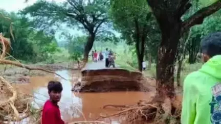 କେନ୍ଦୁଝର ସହର: ଲଗାଣ ବର୍ଷାରେ କେନ୍ଦୁଝର ସଦର ପର୍ଜନପୁର ପଞ୍ଚାୟତରେ ଧୋଇଗଲା ରାସ୍ତା, ଯାତାୟାତ ବାଧାପ୍ରାପ୍ତ