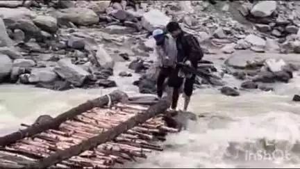डुंडा: क्यार कोटी ट्रेक पर छोटी गंगनानी पास दो बकरी पालक जालन्दरी नदी के उफान में बह गए हैं