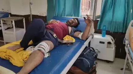 छाता: दिल्ली आगरा राष्ट्रीय राजमार्ग पर छाता के समीप तेज रफ्तार एंबुलेंस ने बाइक सवार को मारी टक्कर, बच्चों सहित दंपत्ति घायल