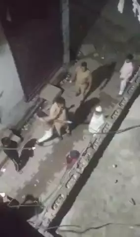 पूरनपुर: गांव ढका में देर रात गश्त कर रहे पुलिसकर्मी को दौड़ा-दौड़ा कर पीटा, वीडियो सोशल मीडिया पर हुआ वायरल