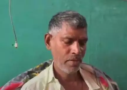 डिंडौरी: डिंडौरी में सहायक आयुक्त जनजाति विभाग ने सेवानिवृत्त शिक्षक का दो अलग-अलग जगह किया तबादला, वीडियो वायरल