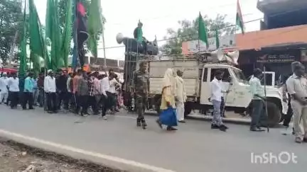 मनिका: मनिका प्रखंड क्षेत्र में शांतिपूर्ण माहौल में निकला मोहर्रम का जुलूस