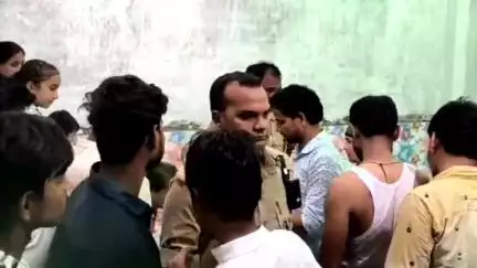 कन्नौज: मोहर्रम देखने गए परिवार के घर को चोरों ने सफदरगंज मोहल्ले में बनाया निशाना, लाखों की चोरी से मचा हड़कंप