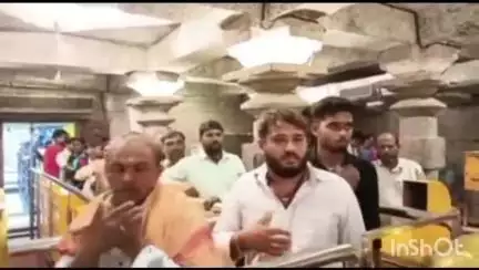 పర్వతగిరి: కల్లెడలో కొలువై ఉన్న కొలను వెంకటేశ్వర స్వామి వారి దేవాలయంలో తొలి ఏకాదశి సందర్భంగా భక్తులు ప్రత్యేక పూజలు నిర్వహించారు.