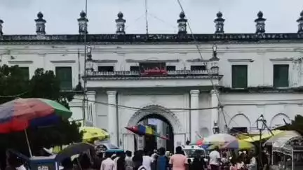 মুর্শিদাবাদ জিয়াগঞ্জ: মহরম উপলক্ষে জনজোয়ার মুর্শিদাবাদের হাজারদুয়ারি ও ইমামবাড়ায়