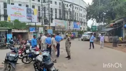 পুরুলিয়া ১: কড়া পুলিশি নিরাপত্তার মধ্য দিয়ে উদযাপন হলো মহরমের শোভাযাত্রা,চিত্র ভগৎ সিং মোড় ও কসাই মহল্লার