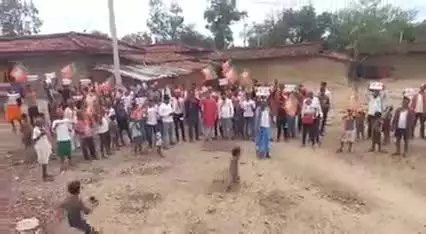 भाजपा नेता मनोज पोद्दार का चकाई विधानसभा क्षेत्र के दर्जनों गावों में हुआ जनसंपर्क अभियान